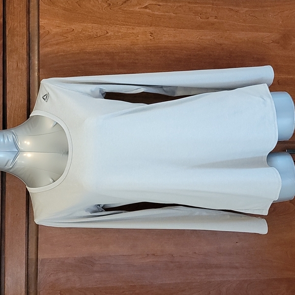 Reebok silver long sleeve - Picture 1 of 5